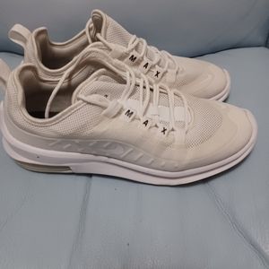 Nike Air Max Axis Women's